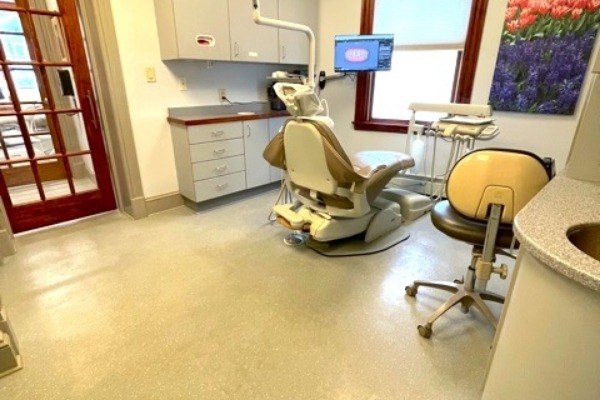 Large and comfortable dental exam room